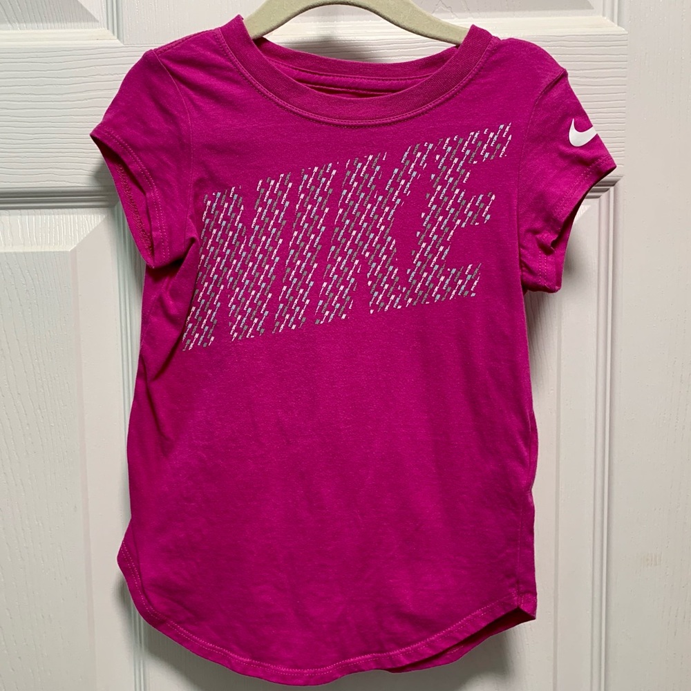 Girls Nike tee